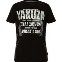 T-Shirt with prints and large lettering    Yakuza T-Shirt Apologise TSB-23025  in black  Short-sleeved shirt  Large lettering on the front side  Large print with lettering on the back side  Logo print near the lower seam  Leather patch on the left side ...