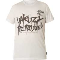 T-Shirt with prints and large lettering    Yakuza T-Shirt The Trouble TSB-23024  in wei  Short-sleeved shirt  Large lettering on the front side  Large print with lettering on the back side  Logo print near the lower seam  Leather patch on the left side...