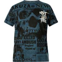 T-Shirt with prints and large lettering    Yakuza T-Shirt Newsflash TSB-23042  in blue  Short-sleeved shirt  Large lettering on the front side  Large print with lettering on the back side  Logo print near the lower seam  Leather patch on the left side ...