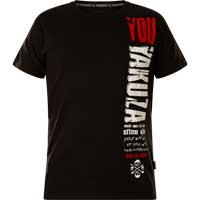 T-Shirt with prints and large lettering    Yakuza T-Shirt Teach TSB-23032  in black  Short-sleeved shirt  Large lettering on the front side  Large print with lettering on the back side  Logo print near the lower seam  Leather patch on the left side ...
